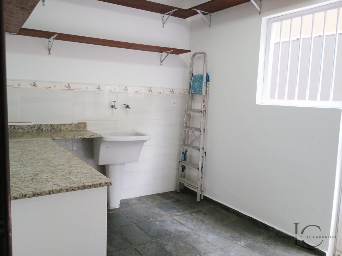 Sobrado, 6 quartos, 380 m² - Foto 2